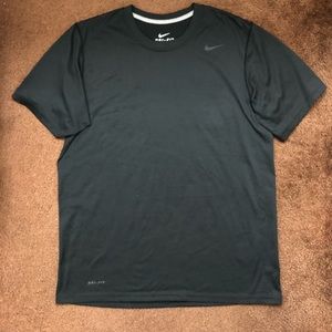 Nike Shirts - Nike Medium Black Dri-Fit Short Sleeve Top Nike Shirts - Nike Medium Black Dri-Fit Short Sleeve Top